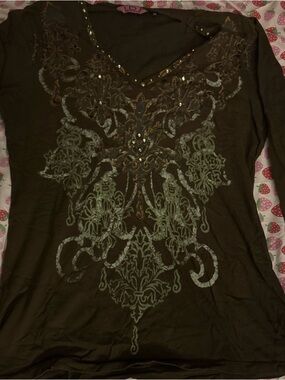 Embellished Brown V-Neck Graphic Women's Top